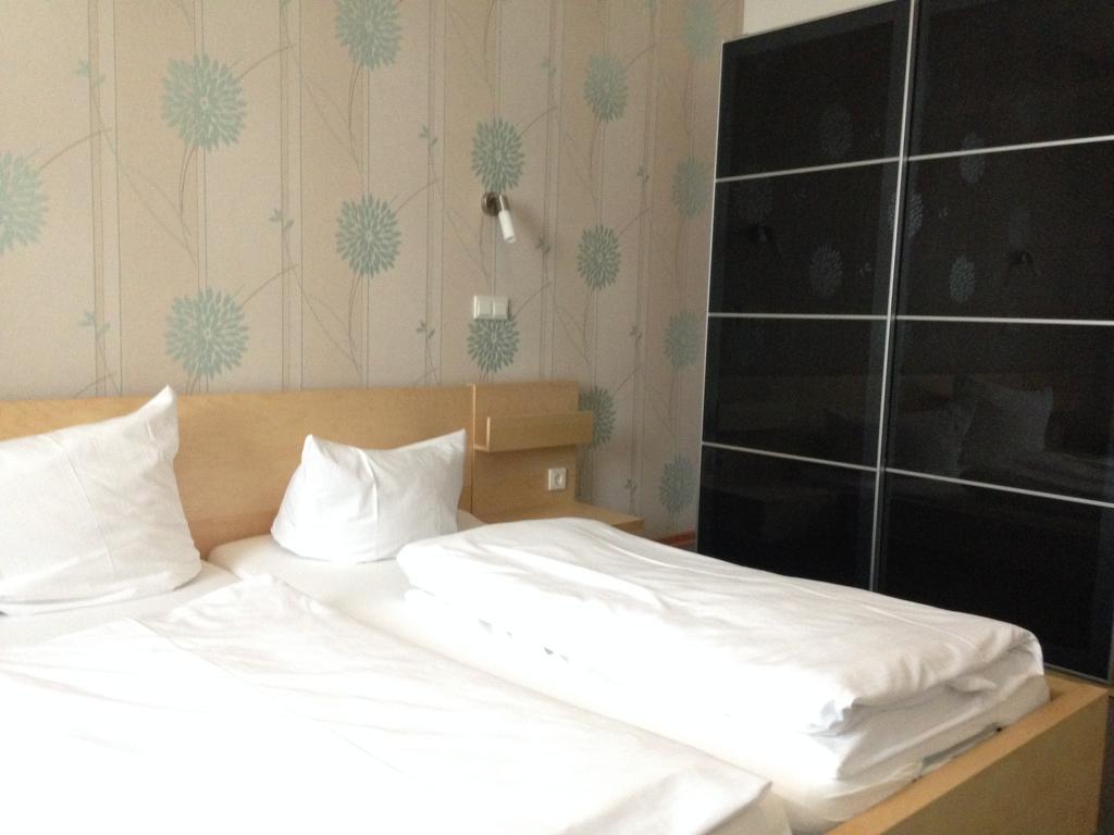 Hotel Oldenburger Hof Birkenfeld  Pokoj fotografie